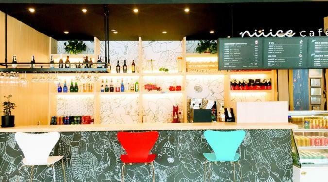 Ibis Urumqi Weixing Square Hotel Zewnętrze zdjęcie